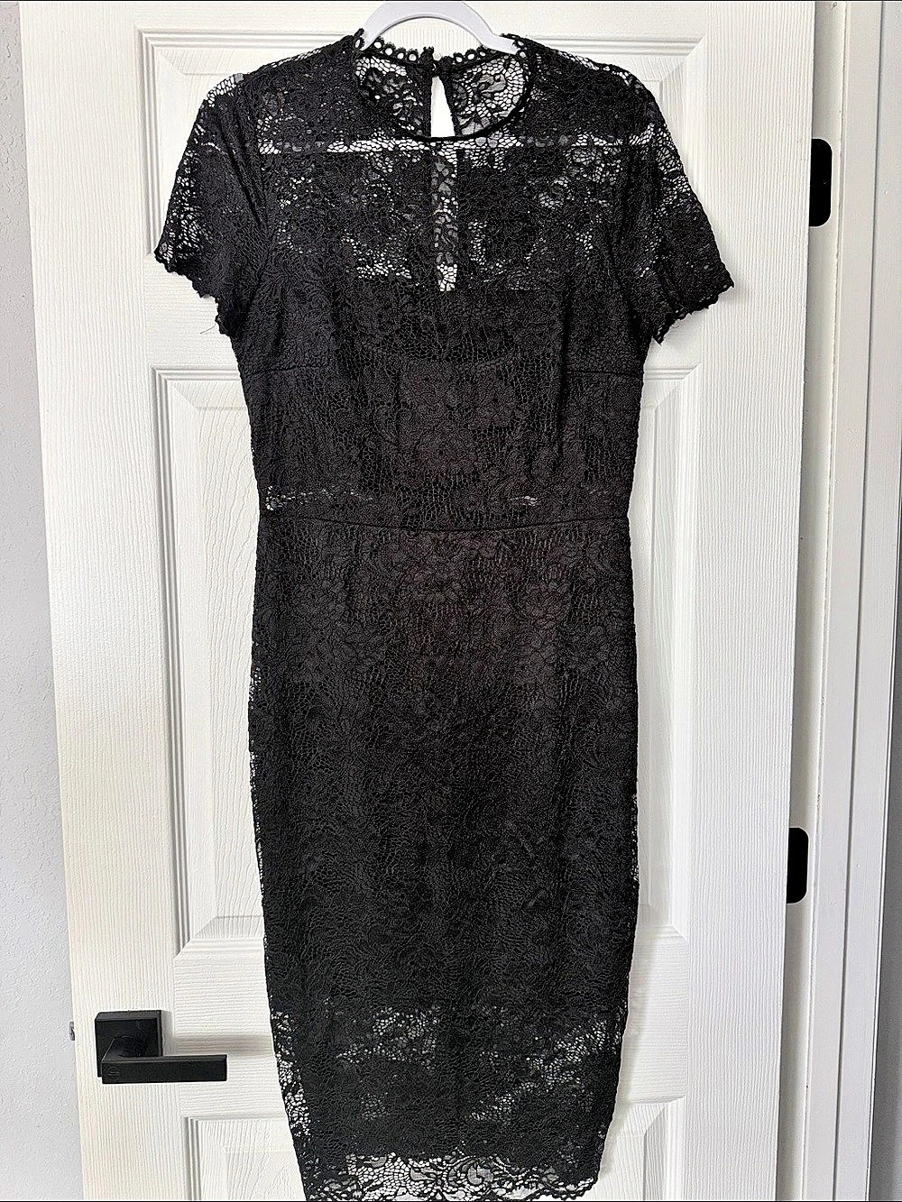 Premier Amour Lace Midi Dress in Black Size 10 Like New